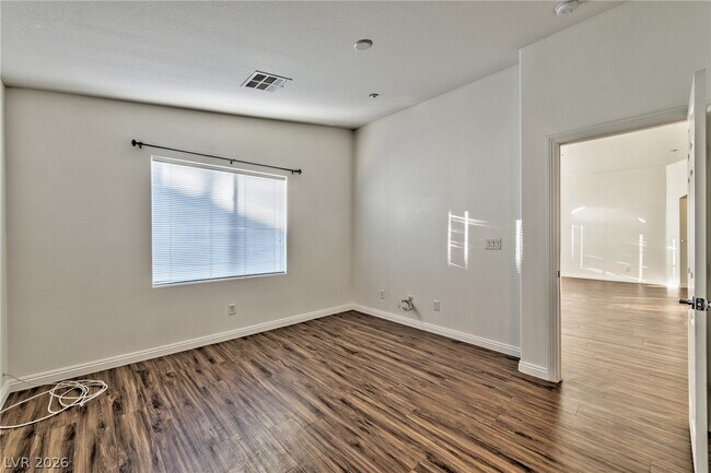 Building Photo - 10096 Sunset Palisades Way
