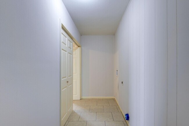 Building Photo - 4123 Dacca Dr