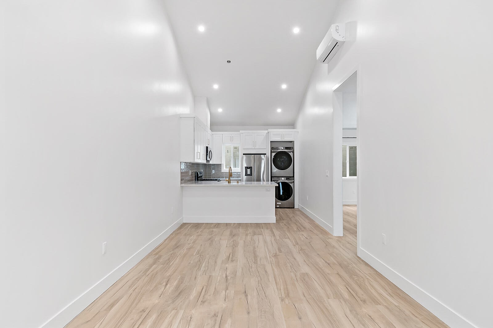 2618 1/2 - 2616 Glendale Blvd
