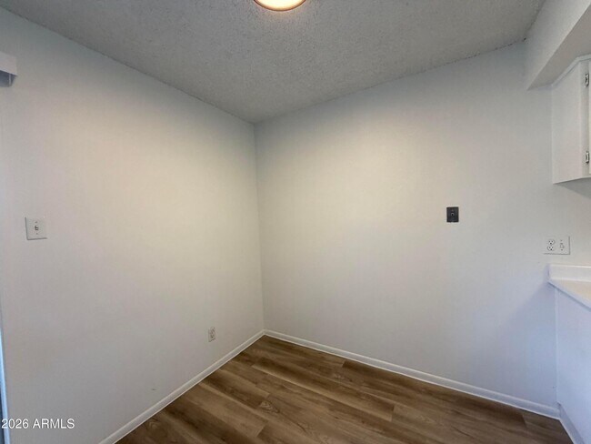 Building Photo - Nice studio apartment in Phoenix!