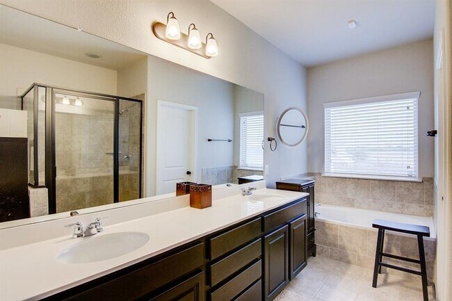 Building Photo - 13409 Larrys Ln