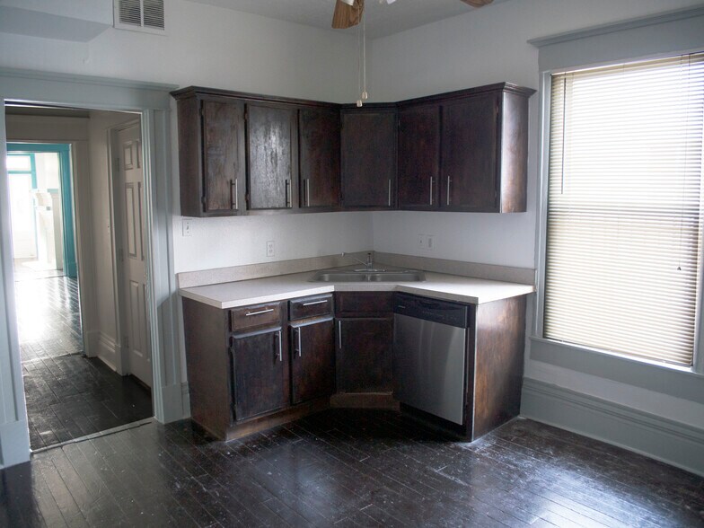 Building Photo - 4710 Reiger Ave
