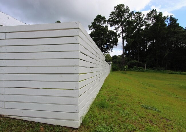 Building Photo - 3116 Pinot Way