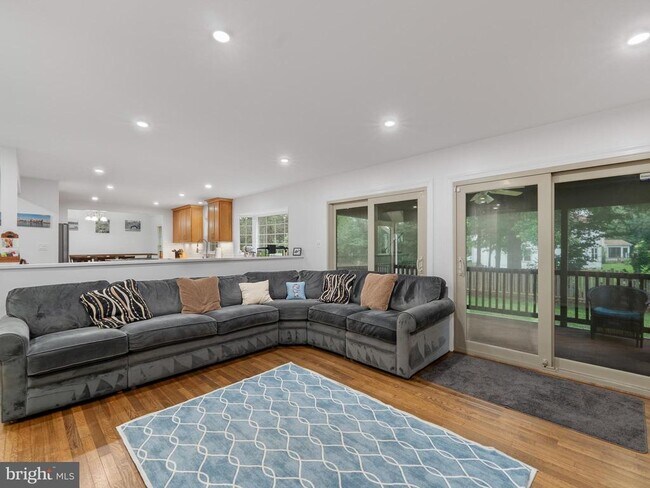 Building Photo - 3044 Emerald Chase Dr