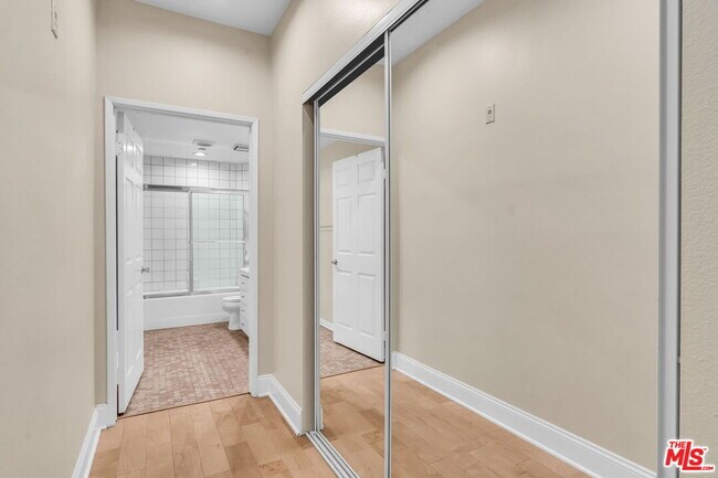 Building Photo - 12000 Goshen Ave