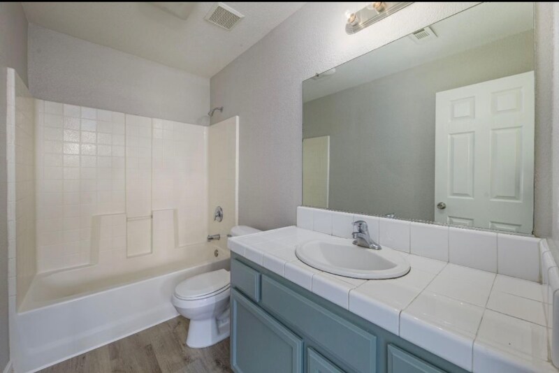 Building Photo - 210 Cordova Ln