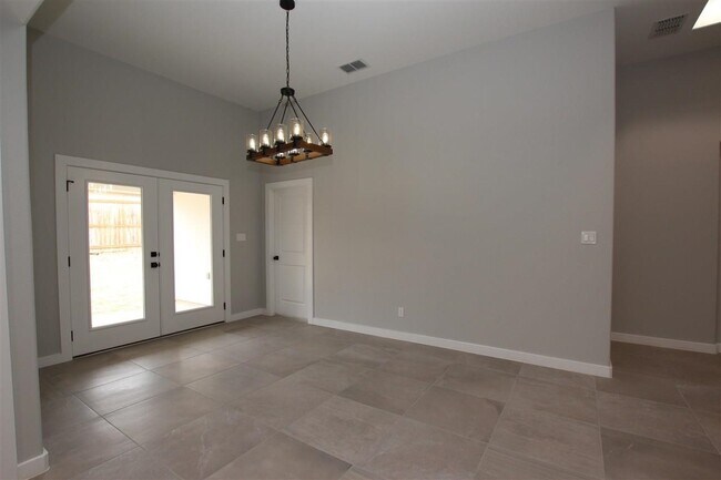 Building Photo - 1011 La Muralla St