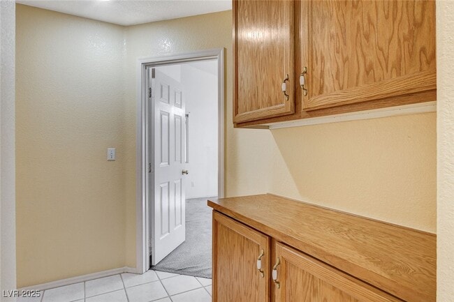 Building Photo - 114 E Tamarack Dr