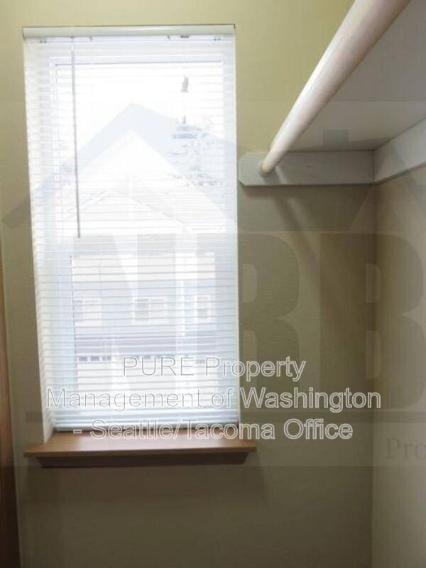 Building Photo - 8015 Pacific Ave