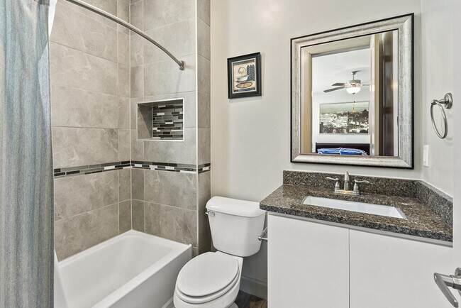 Building Photo - 328 Vin Almoradi Ct