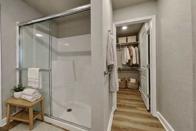 Building Photo - Spacious 3-Bedroom Home with Hardwood Floors & Patio in Blue Springs, MO