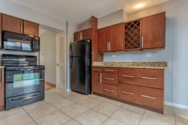 Building Photo - 9375 Hamilton Ct