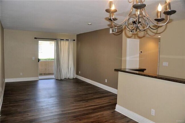 Building Photo - 2400 Del Mar Way