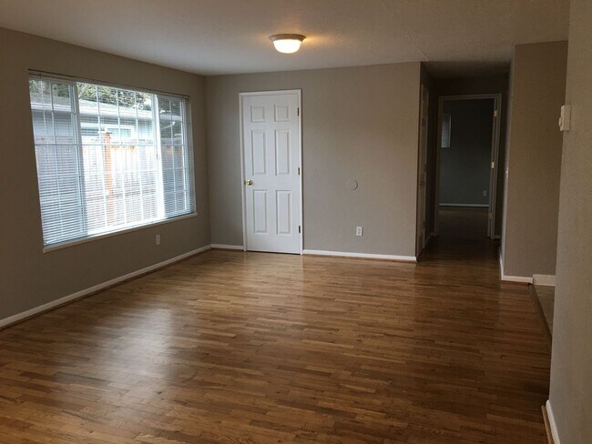 Building Photo - hami03