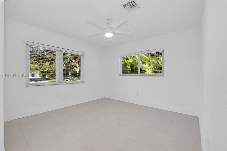 Building Photo - 5990 SW 86th St