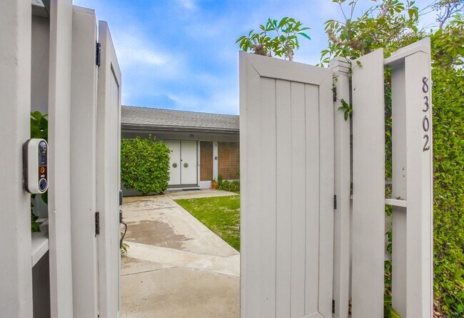 Building Photo - Modern Ocean View Home in La Jolla 4 Bed, 3 Bath