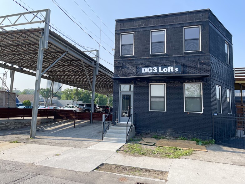 Building Photo - 1211 W 27th St