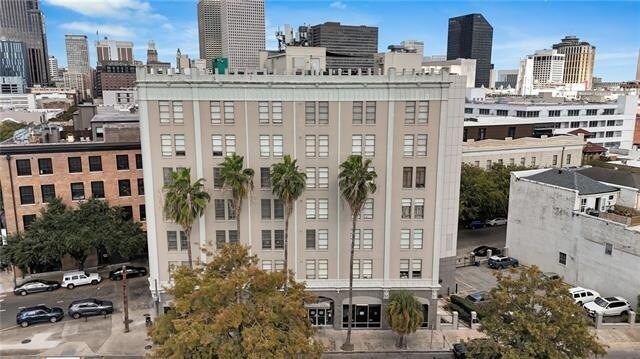 Building Photo - 833 Howard Ave