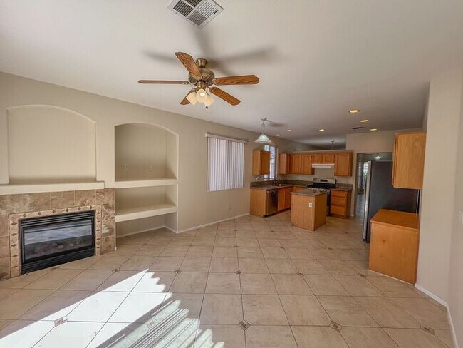 Building Photo - Charming Single-Story Home in a Prime Loca...