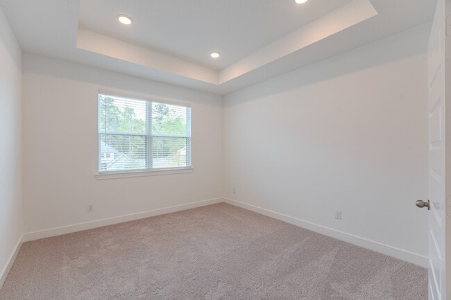 Building Photo - 215 Warbler Song Dr