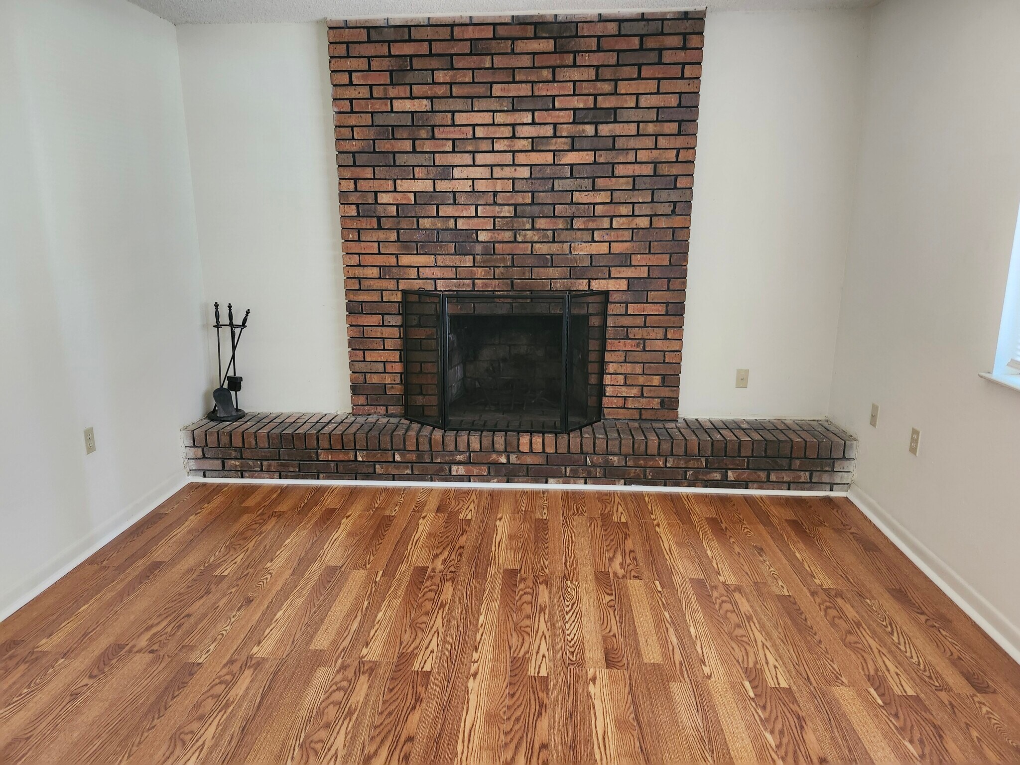 Building Photo - 931 McFarlan Ave