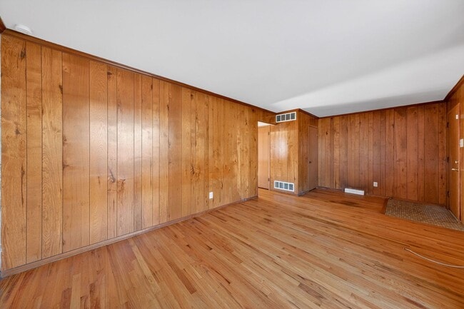 Building Photo - 8908 Scottdale Ave