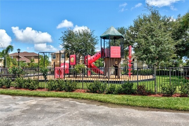 Building Photo - 9943 E Villa Cir