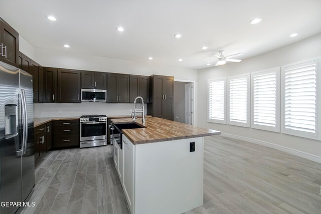 Building Photo - 6489 Calle Placido Dr