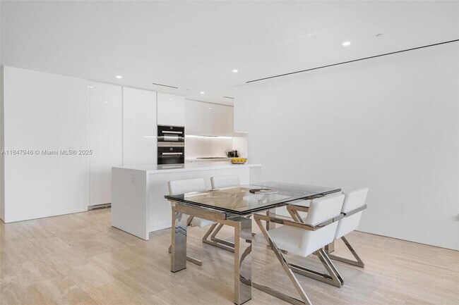 Building Photo - 9001 Collins Ave