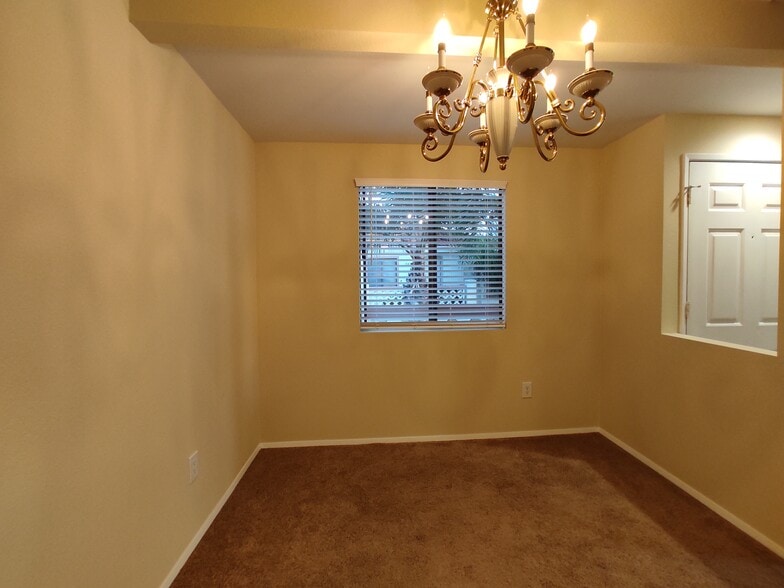 dining area - 9428 Twin Trails Dr