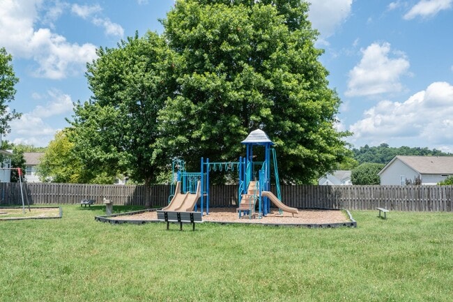 Building Photo - **BE THE LUCKY ONE TO LIVE IN THIS UPDATED NASHVILLE/ BELLEVUE HOME**