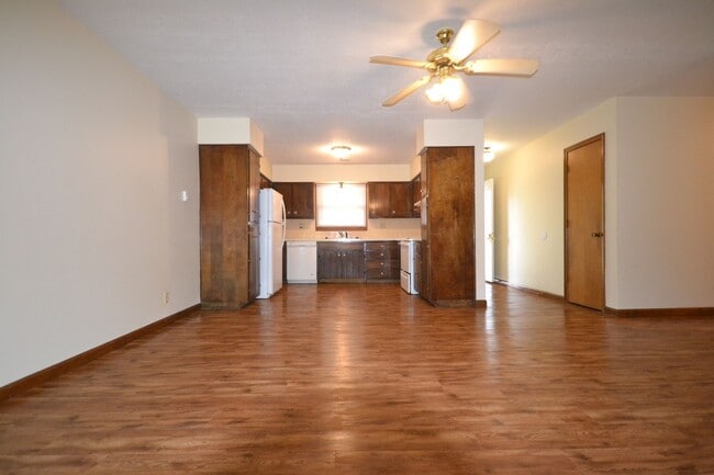 Building Photo - 3 bed 2 bath 1 car garage in Bolivar!