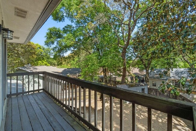 Building Photo - Ideal Niceville Location!