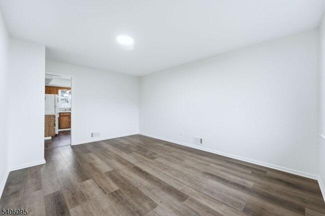 Building Photo - 46 Glenwood Ave