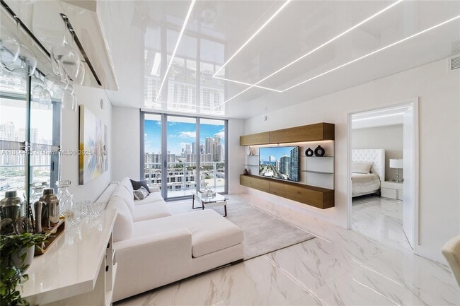 Building Photo - 300 Sunny Isles Blvd