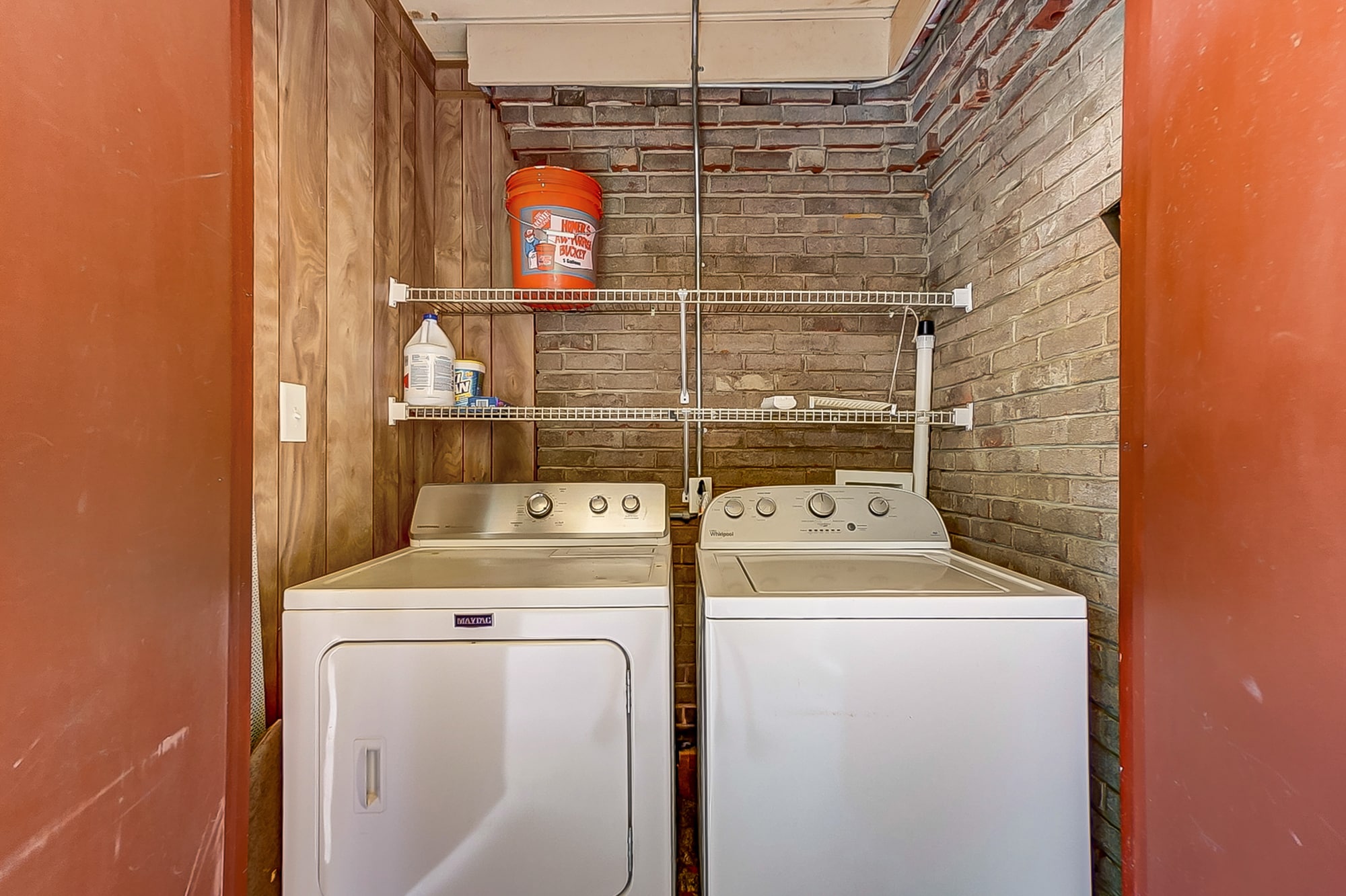 Building Photo - 2600 Park Rd