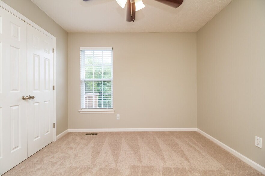 Building Photo - 900 Pebble Beach Cir