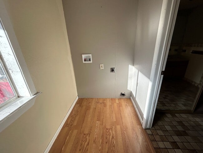 Building Photo - 18728 Three Homes Rd