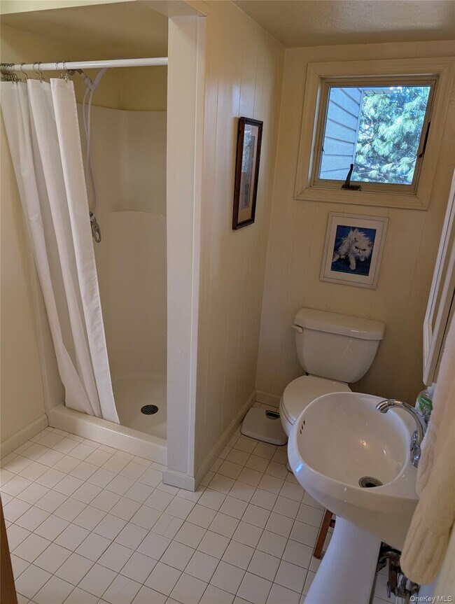 Building Photo - 21 Maloney Ln