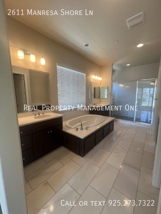 Building Photo - 2611 Manresa Shore Ln