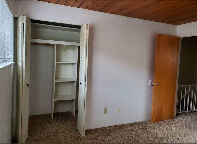 Building Photo - 230 NW 15th St