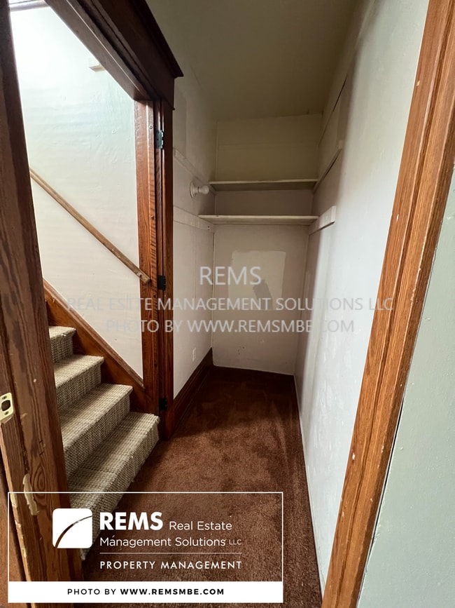 Building Photo - 420 N Pine St