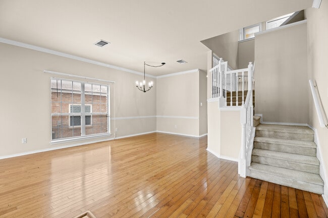 Building Photo - 511 Shannon Rose