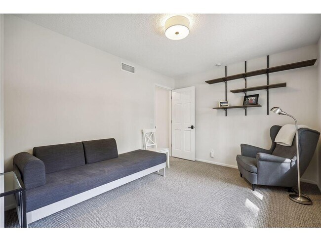 Building Photo - 18620 26th Ave N