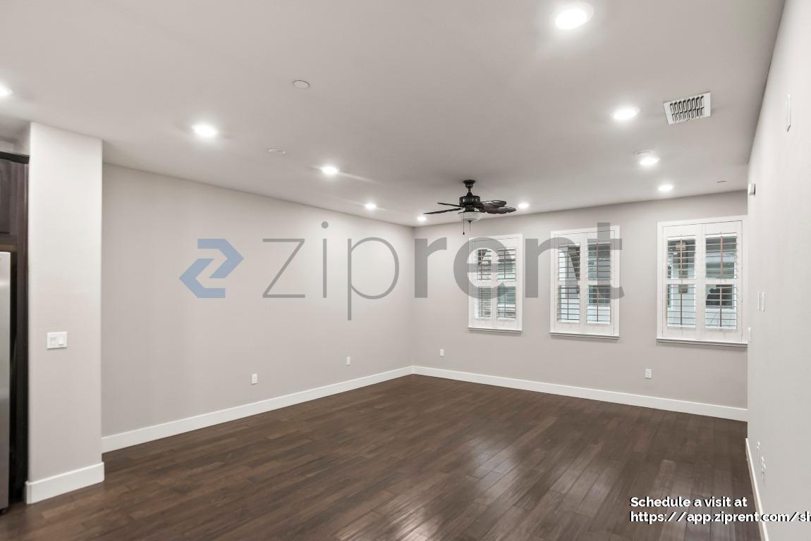 Building Photo - 4062 Kinsale St