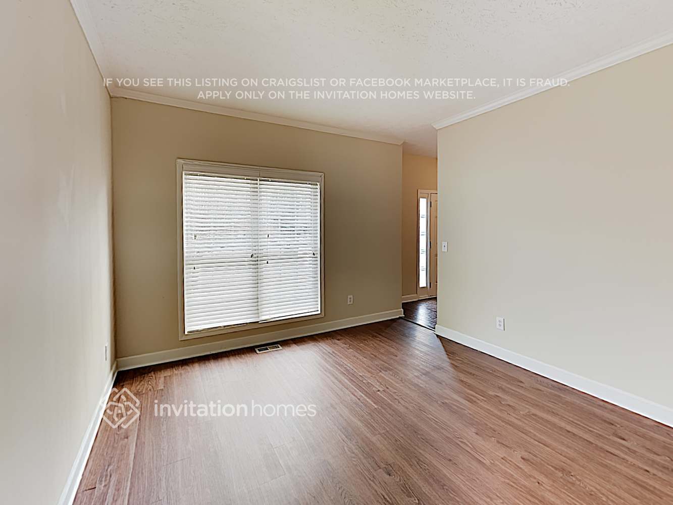 Building Photo - 3145 Claridge Dr SW