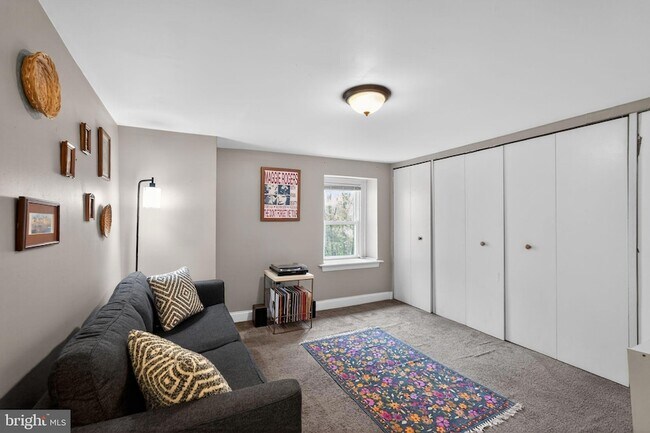 Building Photo - 4743 Umbria St