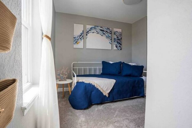 Building Photo - 407 18th St