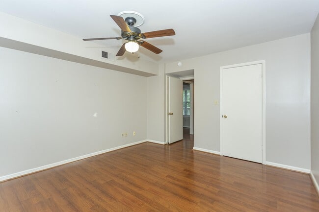 Building Photo - 2014 Montreat Pkwy