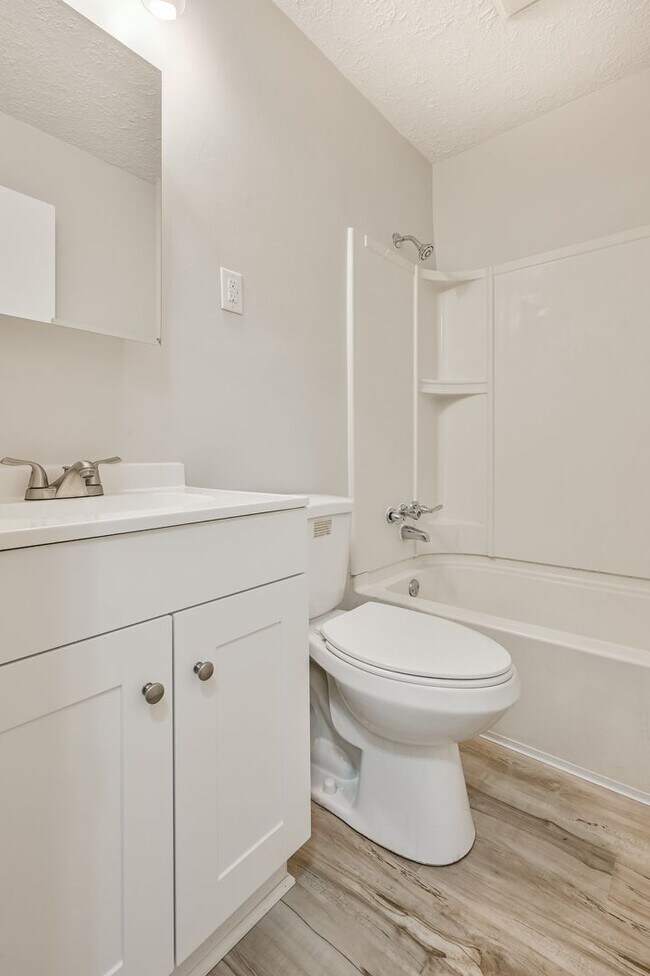 Building Photo - Check out this beautiful and spacious home.  Located in Irvington with access to Warren Twp schools.